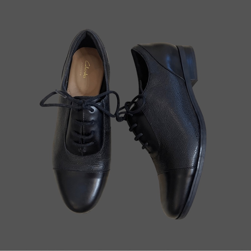Clarks Tilmont Ivy Oxfords in Black Leather